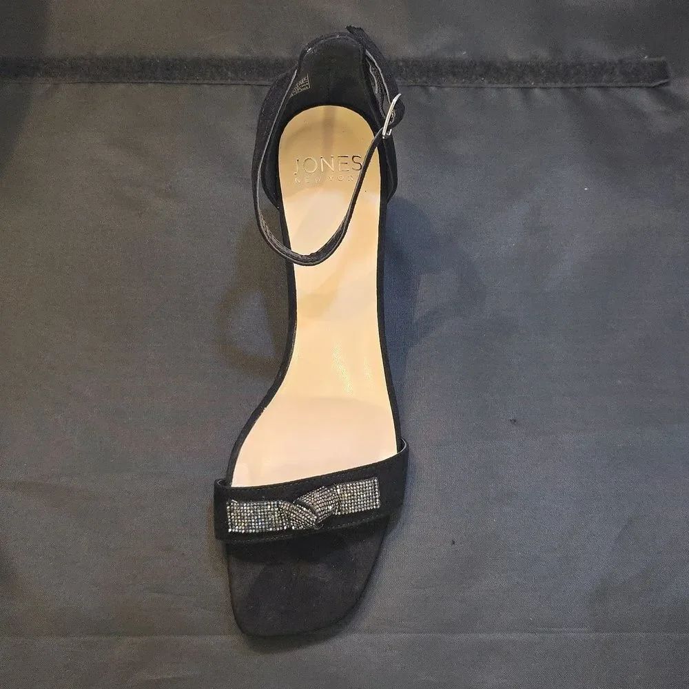 BRAND NEW JONES NEW YORK  ANKLE STRAP  HEEL with  SPARKLE BOW SANDAL